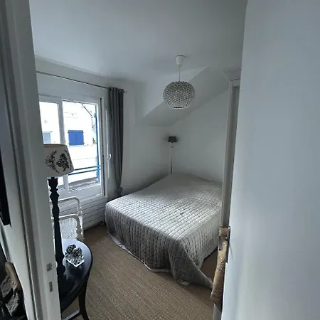 Bord De Apartment